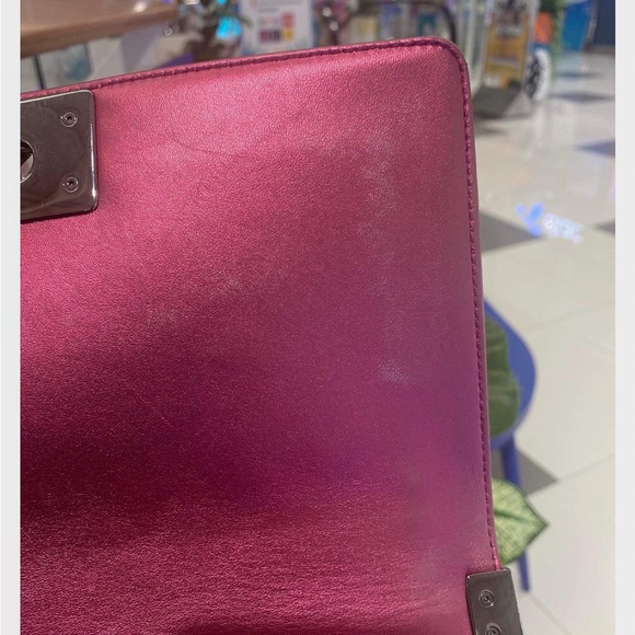 Rare🔥🔥Chanel Metallic Hot Pink Patent Medium Boy Bag - Picture 12 of 16